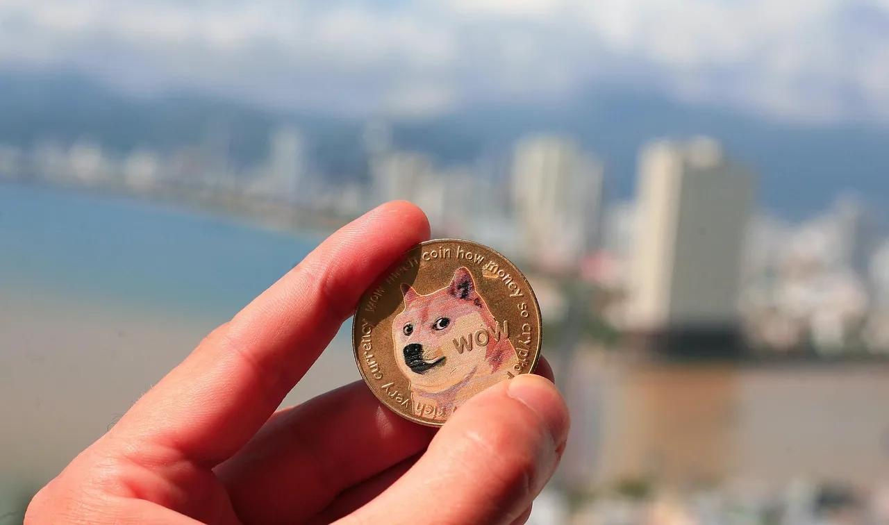 Analyst Outlines Possible Worst-Case Scenario for Dogecoin in Current Market Cycle